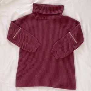 Women’s Dreamers turtleneck knit sweater w/ zipper detail on sleeve size S/M